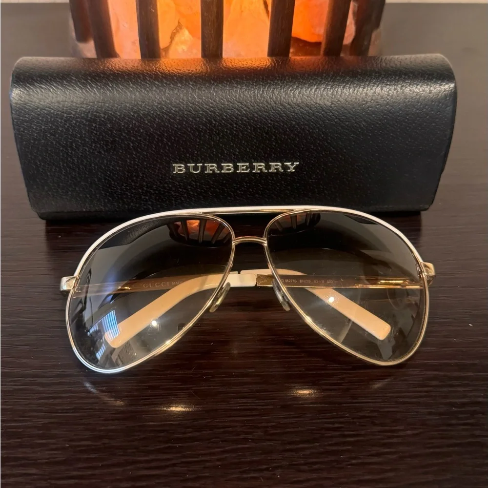 Bunch of Sunglasses - Picture 2 of 2